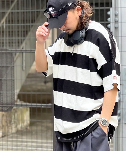 Java(ジャバ)の「《JaVa ジャバコラボ》綿100%、ワイドボーダーbigシルエットトップス(Tシャツ/カットソー・メンズ・ブラック/ブラウン/グリーン系その他/グレイッシュベージュ・MEDIUM/LARGE/X-LARGE)」の2枚目の写真