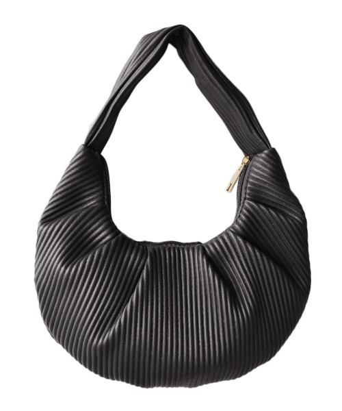 エンボスプリーツハーフムーンバッグ