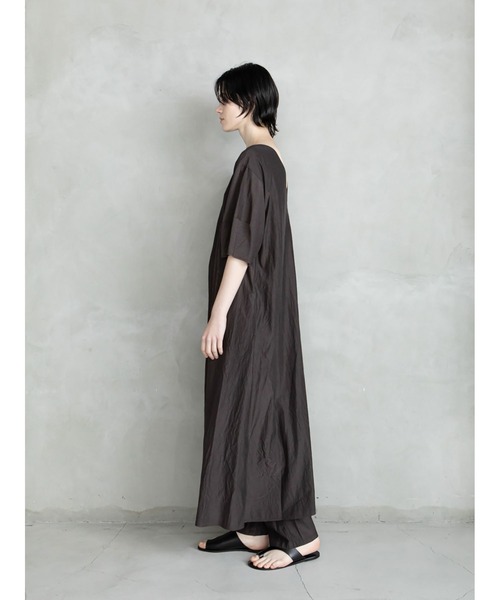 enchainement（アンシェヌマン）の「Cupra Typewriter Dress（シャツワンピース・レディース・ダークブラウン/オフホワイト/グリーン・フリー）」の18枚目の写真