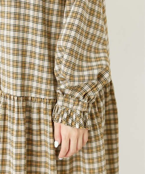 MILKFED.(ミルクフェド)の「PLAID PLEATED BIG COLLAR DRESS(ワンピース・レディース・ベージュ/ネイビー/レッド・ONE SIZE)」の21枚目の写真