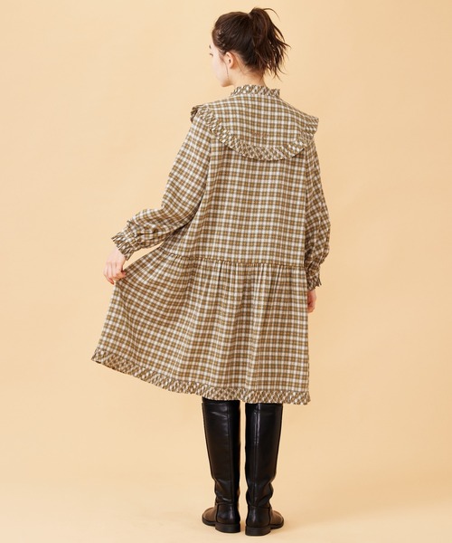 MILKFED.(ミルクフェド)の「PLAID PLEATED BIG COLLAR DRESS(ワンピース・レディース・ベージュ/ネイビー/レッド・ONE SIZE)」の4枚目の写真