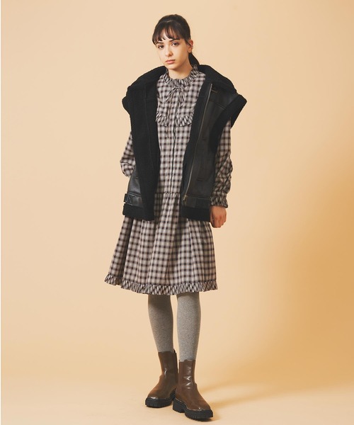 MILKFED.(ミルクフェド)の「PLAID PLEATED BIG COLLAR DRESS(ワンピース・レディース・ベージュ/ネイビー/レッド・ONE SIZE)」の7枚目の写真