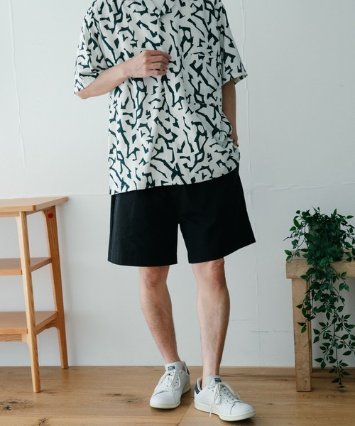 ITEMS URBANRESEARCH（アイテムズ アーバンリサーチ）の「2-tuck チノショートパンツ（チノパンツ・メンズ・カーキ/オフホワイト/ブラック・MEDIUM/LARGE）」の13枚目の写真