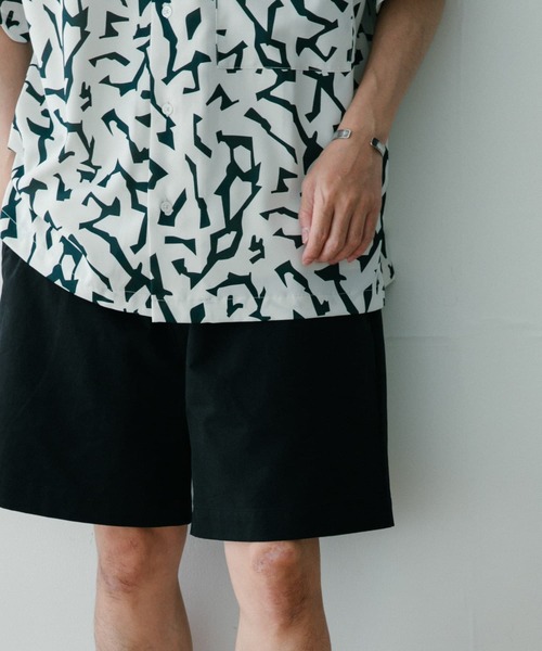 ITEMS URBANRESEARCH（アイテムズ アーバンリサーチ）の「2-tuck チノショートパンツ（チノパンツ・メンズ・カーキ/オフホワイト/ブラック・MEDIUM/LARGE）」の18枚目の写真