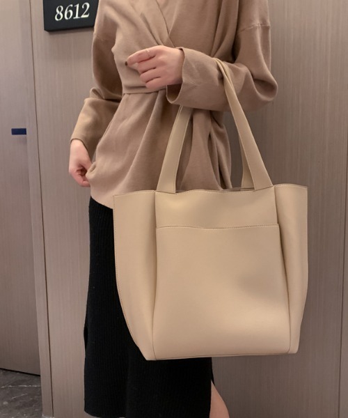 MAISON BREEZE（メゾンブリーズ）の「【MAISON BREEZE】大容量PUレザートートバッグ KNF（トートバッグ・レディース・ベージュ/ブラウン/ブラック・FREE）」の22枚目の写真