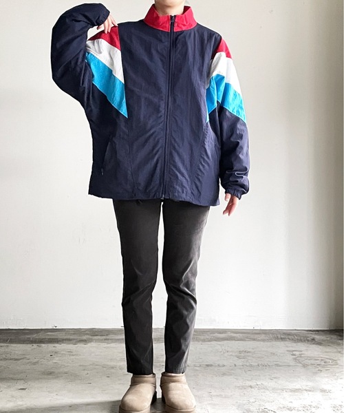 COMMON WARE(コモンウェアー)の「COMMONWARE:NYLON OVER SIZED STND BLOUSON/ナイロンドルマン 切替スタンドブルゾン(ナイロンジャケット・レディース・ネイビー/グリーン/ブラック・M/L/XL)」の3枚目の写真