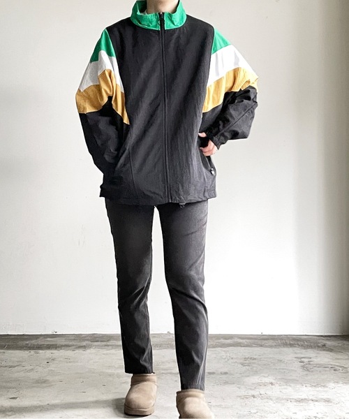 COMMON WARE(コモンウェアー)の「COMMONWARE:NYLON OVER SIZED STND BLOUSON/ナイロンドルマン 切替スタンドブルゾン(ナイロンジャケット・レディース・ネイビー/グリーン/ブラック・M/L/XL)」の2枚目の写真