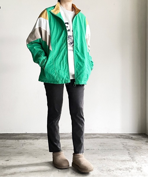 COMMON WARE(コモンウェアー)の「COMMONWARE:NYLON OVER SIZED STND BLOUSON/ナイロンドルマン 切替スタンドブルゾン(ナイロンジャケット・レディース・ネイビー/グリーン/ブラック・M/L/XL)」の10枚目の写真