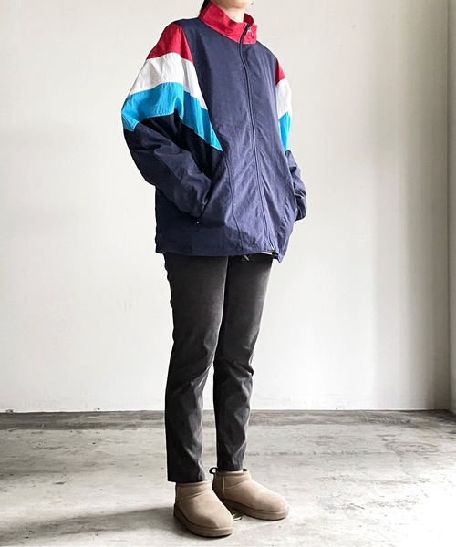 COMMON WARE(コモンウェアー)の「COMMONWARE:NYLON OVER SIZED STND BLOUSON/ナイロンドルマン 切替スタンドブルゾン(ナイロンジャケット・レディース・ネイビー/グリーン/ブラック・M/L/XL)」の14枚目の写真