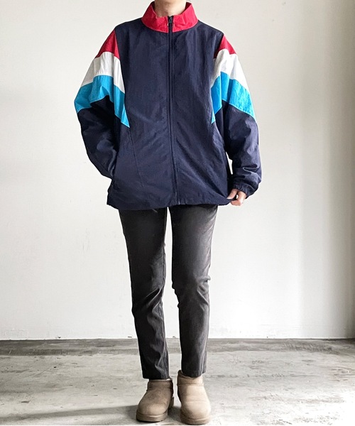 COMMON WARE(コモンウェアー)の「COMMONWARE:NYLON OVER SIZED STND BLOUSON/ナイロンドルマン 切替スタンドブルゾン(ナイロンジャケット・レディース・ネイビー/グリーン/ブラック・M/L/XL)」の15枚目の写真