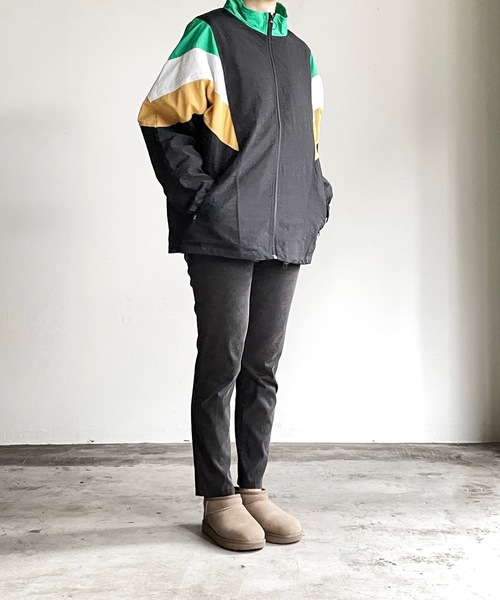 COMMON WARE(コモンウェアー)の「COMMONWARE:NYLON OVER SIZED STND BLOUSON/ナイロンドルマン 切替スタンドブルゾン(ナイロンジャケット・レディース・ネイビー/グリーン/ブラック・M/L/XL)」の9枚目の写真