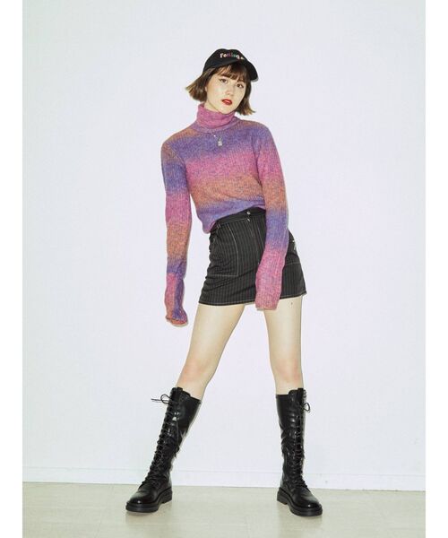 jouetie(ジュエティ)の「グラデーションタートルニット(ニット/セーター・レディース・ブルー/パープル/オレンジ・MEDIUM)」の7枚目の写真