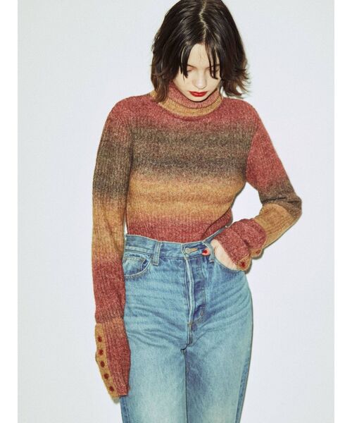 jouetie(ジュエティ)の「グラデーションタートルニット(ニット/セーター・レディース・ブルー/パープル/オレンジ・MEDIUM)」の11枚目の写真