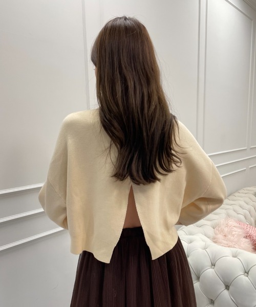 EIMY ISTOIRE（エイミーイストワール）の「バックスリットショートニットプルオーバー（ニット/セーター・レディース・モカ/イエロー/オレンジ/ホワイト/グリーン/ブラック・FREE）」の5枚目の写真