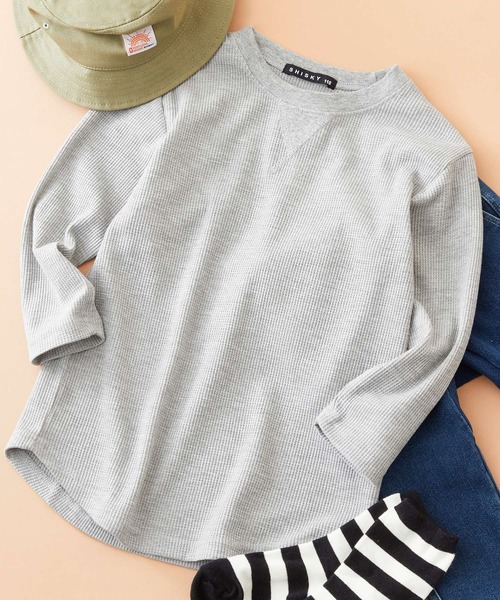 SHISKY（シスキー）の「SHISKY / シスキー ちょいBIGシルエット ワッフル ロングTシャツ キッズ（Tシャツ/カットソー・キッズ・ブラック/グレー系/杢グレー/ブラック系/チャコール/グレー系1/ネイビー系/ベージュ系/ベージュ/ネイビー/ダークグリーン/ダークグリーン系・110/160/130/140/120/150）」の4枚目の写真