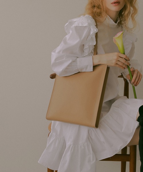 EFOLE（エフォル）の「ステッチ 縦型 トート バッグ（トートバッグ・レディース・ブラック/ベージュ/ブラウン・FREE）」の6枚目の写真