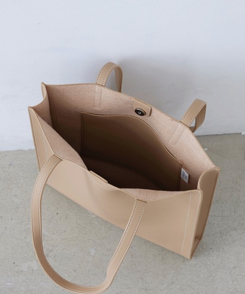 EFOLE（エフォル）の「ステッチ 縦型 トート バッグ（トートバッグ・レディース・ブラック/ベージュ/ブラウン・FREE）」の11枚目の写真