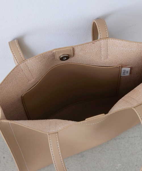 EFOLE（エフォル）の「ステッチ 縦型 トート バッグ（トートバッグ・レディース・ブラック/ベージュ/ブラウン・FREE）」の9枚目の写真