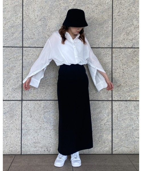 LiSeek（リシーク）の「【LiSeeK】スリーブ釦シャツ（シャツ/ブラウス・レディース・ホワイト/ブラック/ブラウン・FREE）」の4枚目の写真