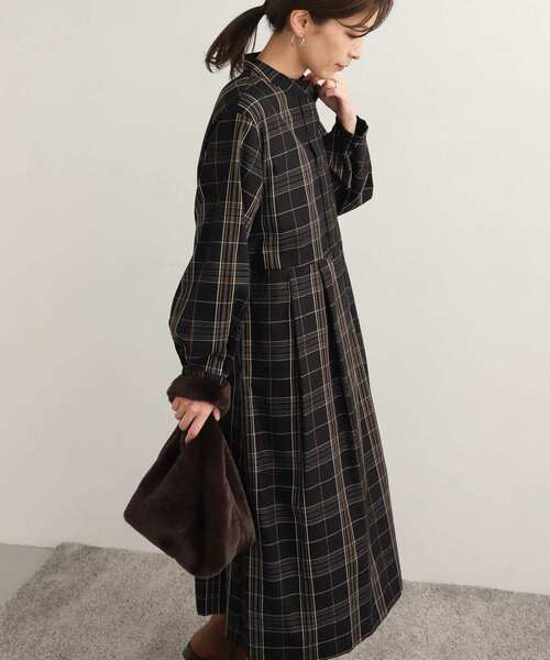 URBAN RESEARCH DOORS（アーバンリサーチドアーズ）の「チェック柄バルーンスリーブワンピース（ワンピース・レディース・ブラック/ネイビー/ブラウン・MEDIUM）」の13枚目の写真