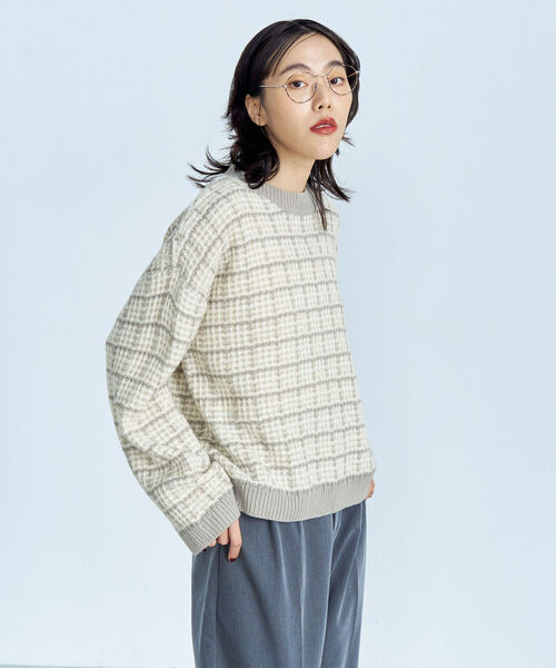 fredy emue（フレディエミュ）の「ツイードニット クルーネックプルオーバー（ニット/セーター・レディース・ネイビー/グレイッシュベージュ/チャコールグレー・38）」の18枚目の写真