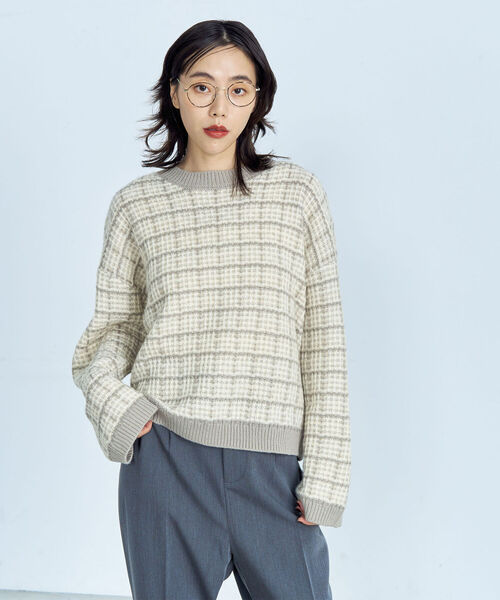 fredy emue（フレディエミュ）の「ツイードニット クルーネックプルオーバー（ニット/セーター・レディース・ネイビー/グレイッシュベージュ/チャコールグレー・38）」の20枚目の写真