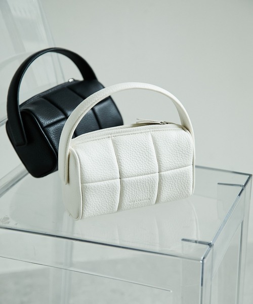 ADD CULUMN（アドカラム）の「【ADD CULUMN】PUFFハンドバッグ（ハンドバッグ・レディース・ホワイト/ブラック・FREE）」の2枚目の写真