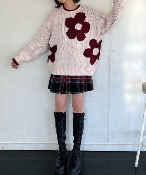 shesame（シーセム）の「マーガレッド柄ジャガードニット（ニット/セーター・レディース・ブルー/アイボリー/グリーン・MEDIUM/LARGE）」の5枚目の写真