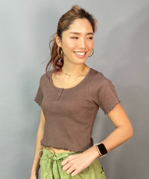 BILLABONG(ビラボン)の「【ムラサキスポーツ別注】BILLABONG/ビラボン HENLY NECK MINI TEE/無地ミニリブ素材Tシャツ BD013-219(Tシャツ/カットソー・レディース・ブラウン/ホワイト×ホワイト/ブラック×ブラック・M/L)」の3枚目の写真