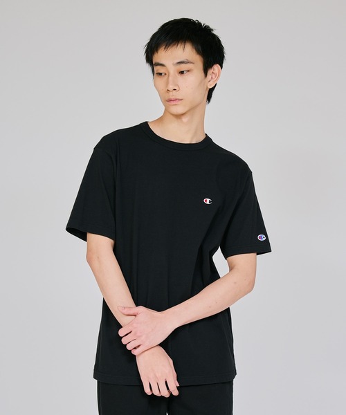Champion（チャンピオン）の「【Champion/チャンピオン】メンズ ベーシック ショートスリーブTシャツ（Tシャツ/カットソー・メンズ・グリーン系その他3/オレンジ系その他3/ホワイト/ブルー系その他5/ブラック/グレー/ネイビー/ダークグリーン/ライトイエロー/オートミール/イエロー系その他3/サンドベージュ/ロイヤルブルー/ピーコックグリーン系/レッド系その他6/ベージュ系その他3/イエロー系その他/サックスブルー/ブルー系その他・MEDIUM/LARGE/X-LARGE/SMALL）」の2枚目の写真