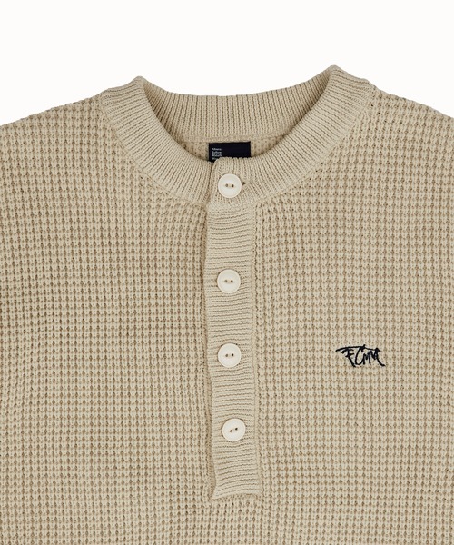 FCMM(エフシーエムエム)の「【日本限定アイテム】WAFFLE KNIT SWEATER/ワッフルニットセーター(ニット/セーター・メンズ・アイボリー/ブルー/グリーン・MEDIUM/LARGE)」の8枚目の写真