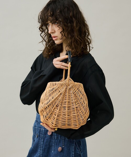 TSURU by Mariko Oikawa（ツルバイマリコオイカワ）の「【TSURU by MARIKO OIKAWA(ツルバイマリコオイカワ)】Mickleton/レザーハンドル巾着付きかごバッグ（かごバッグ・レディース・ブラック・FREE）」の6枚目の写真