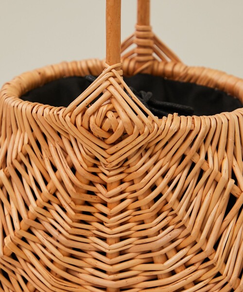 TSURU by Mariko Oikawa（ツルバイマリコオイカワ）の「【TSURU by MARIKO OIKAWA(ツルバイマリコオイカワ)】Mickleton/レザーハンドル巾着付きかごバッグ（かごバッグ・レディース・ブラック・FREE）」の9枚目の写真