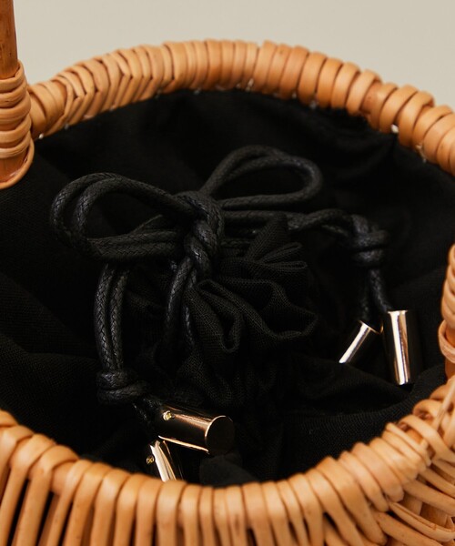 TSURU by Mariko Oikawa（ツルバイマリコオイカワ）の「【TSURU by MARIKO OIKAWA(ツルバイマリコオイカワ)】Mickleton/レザーハンドル巾着付きかごバッグ（かごバッグ・レディース・ブラック・FREE）」の11枚目の写真