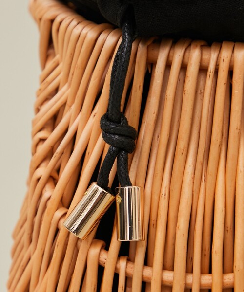 TSURU by Mariko Oikawa（ツルバイマリコオイカワ）の「【TSURU by MARIKO OIKAWA(ツルバイマリコオイカワ)】Mickleton/レザーハンドル巾着付きかごバッグ（かごバッグ・レディース・ブラック・FREE）」の13枚目の写真