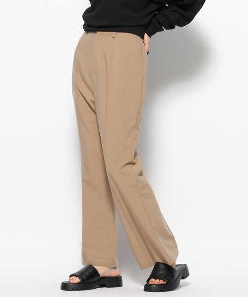 FOREVER 21(フォーエバー トゥエンティーワン)の「【BASIC】カラーストレートパンツ(スラックス・レディース・ブラック/チャコールグレー/グリーン/ベージュ・MEDIUM/SMALL)」の1枚目の写真