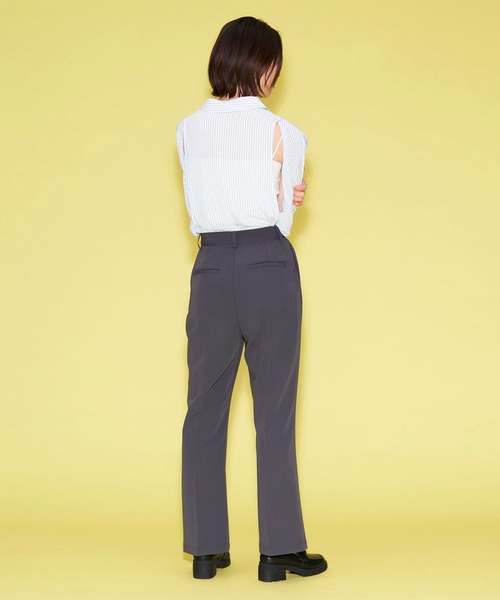 FOREVER 21(フォーエバー トゥエンティーワン)の「【BASIC】カラーストレートパンツ(スラックス・レディース・ブラック/チャコールグレー/グリーン/ベージュ・MEDIUM/SMALL)」の18枚目の写真