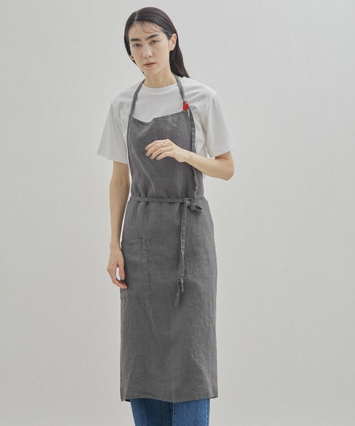 SALON adam et rope'（サロン アダム エ ロペ）の「【Lino e Lina（リーノエリーナ）】フルエプロン マノン（エプロン・レディース・ブルー系その他4/チャコールグレー/ライトグレー/ネイビー/イエロー・FREE）」の9枚目の写真