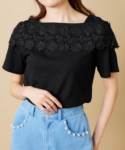 alotta(アロッタ)の「オフショル風レースデザイントップス(Tシャツ/カットソー・レディース・ブラック/ホワイト/サックスブルー・LL/L/M/3L)」の2枚目の写真
