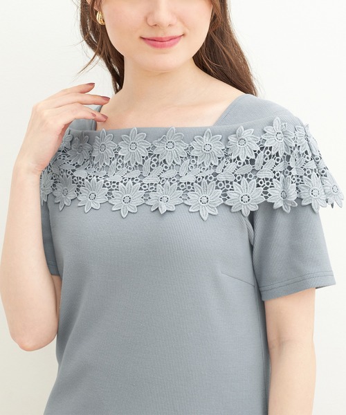 alotta(アロッタ)の「オフショル風レースデザイントップス(Tシャツ/カットソー・レディース・ブラック/ホワイト/サックスブルー・LL/L/M/3L)」の12枚目の写真