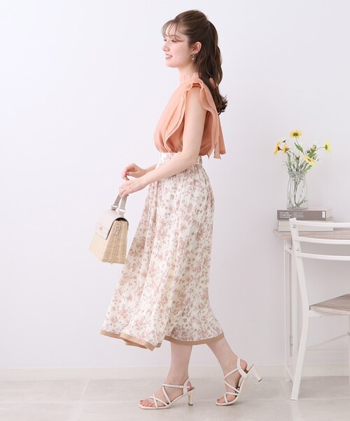 couture brooch（クチュールブローチ）の「◆【甘くなりすぎない、上品華やかプリント】トワルドジュイライク　配色ラインスカート（スカート・レディース・ベージュ系/ブルー系・38/40/42）」の6枚目の写真