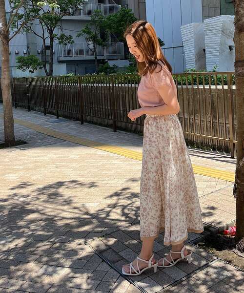 couture brooch（クチュールブローチ）の「◆【甘くなりすぎない、上品華やかプリント】トワルドジュイライク　配色ラインスカート（スカート・レディース・ベージュ系/ブルー系・38/40/42）」の21枚目の写真