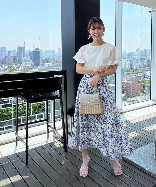 couture brooch（クチュールブローチ）の「◆【甘くなりすぎない、上品華やかプリント】トワルドジュイライク　配色ラインスカート（スカート・レディース・ベージュ系/ブルー系・38/40/42）」の5枚目の写真