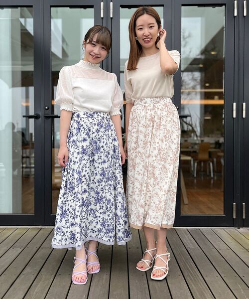 couture brooch（クチュールブローチ）の「◆【甘くなりすぎない、上品華やかプリント】トワルドジュイライク　配色ラインスカート（スカート・レディース・ベージュ系/ブルー系・38/40/42）」の20枚目の写真