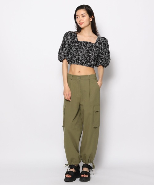 FOREVER 21（フォーエバー トゥエンティーワン）の「ライン刺繍パフブラウス（シャツ/ブラウス・レディース・ブラック/オフホワイト・SMALL/MEDIUM）」の14枚目の写真