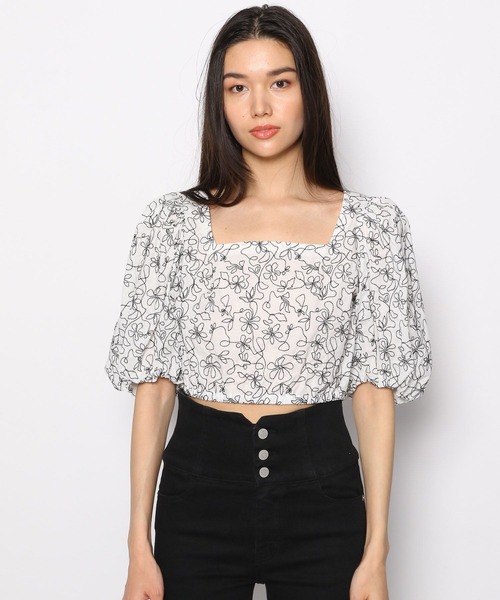 FOREVER 21（フォーエバー トゥエンティーワン）の「ライン刺繍パフブラウス（シャツ/ブラウス・レディース・ブラック/オフホワイト・SMALL/MEDIUM）」の11枚目の写真