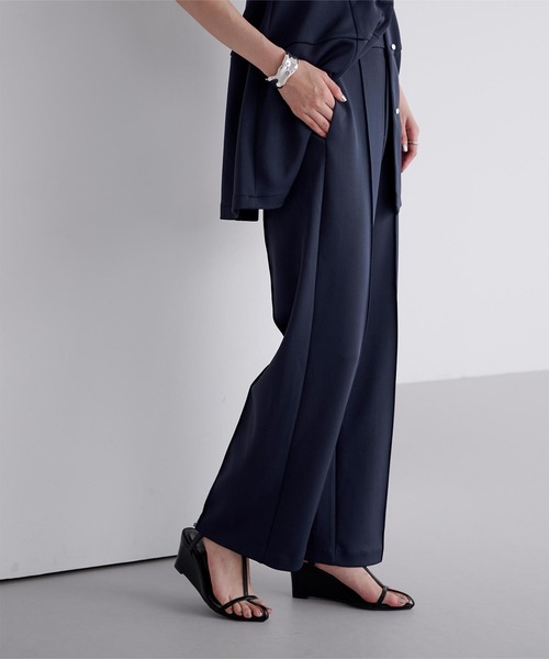 UR'S（ユアーズ）の「ボンディングセンターピンタックワイドパンツ（その他パンツ・レディース・ネイビー/ブラック/ライトブルー/ホワイト・S/M/L）」の4枚目の写真