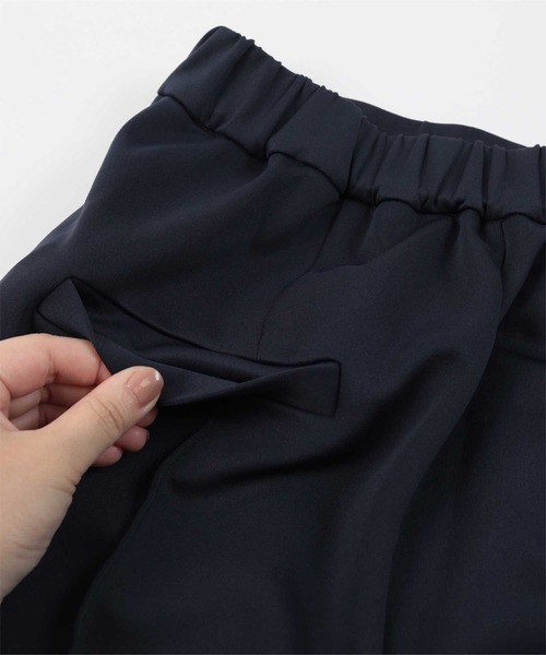 UR'S（ユアーズ）の「ボンディングセンターピンタックワイドパンツ（その他パンツ・レディース・ネイビー/ブラック/ライトブルー/ホワイト・S/M/L）」の6枚目の写真