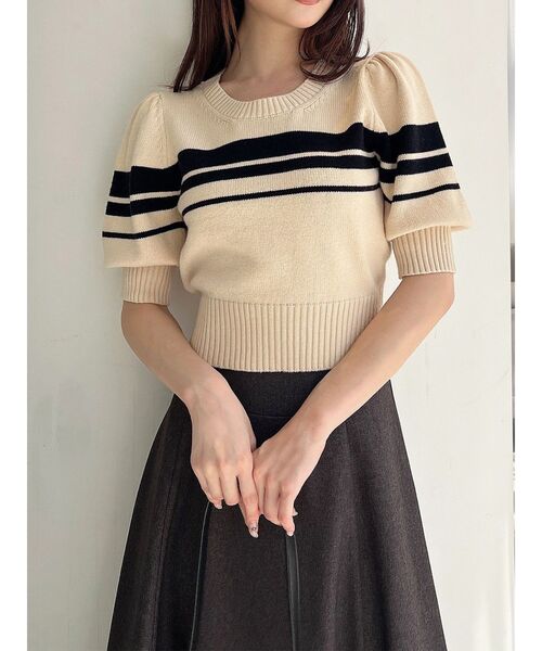 RESEXXY（リゼクシー）の「バブルスリーブクロップドニット（ニット/セーター・レディース・ブラウン/アイボリー/ブラック・FREE）」の2枚目の写真