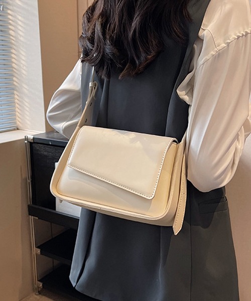 Dewlily(デューリリー)の「アシンメトリーショルダーバッグ(ショルダーバッグ・レディース・ダークブラウン/ブラック/ホワイト系その他/グリーン/ホワイト・FREE)」の2枚目の写真